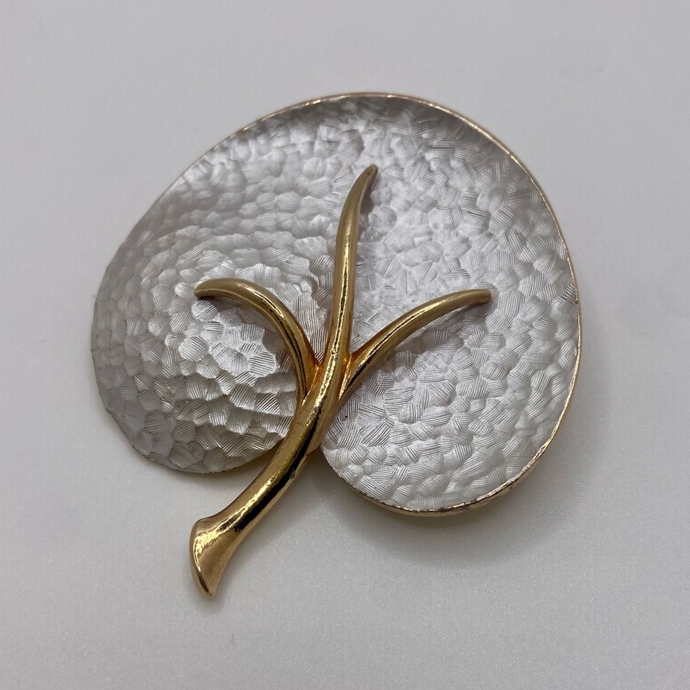 Vintage Hammered Silvertone Leaf Brooch – Goldtone Stem & Veins – 2” x 2”